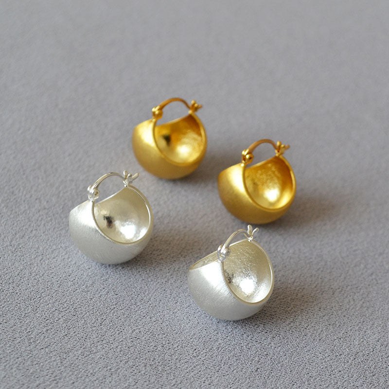 Charming Gold Earring for Any Occasion