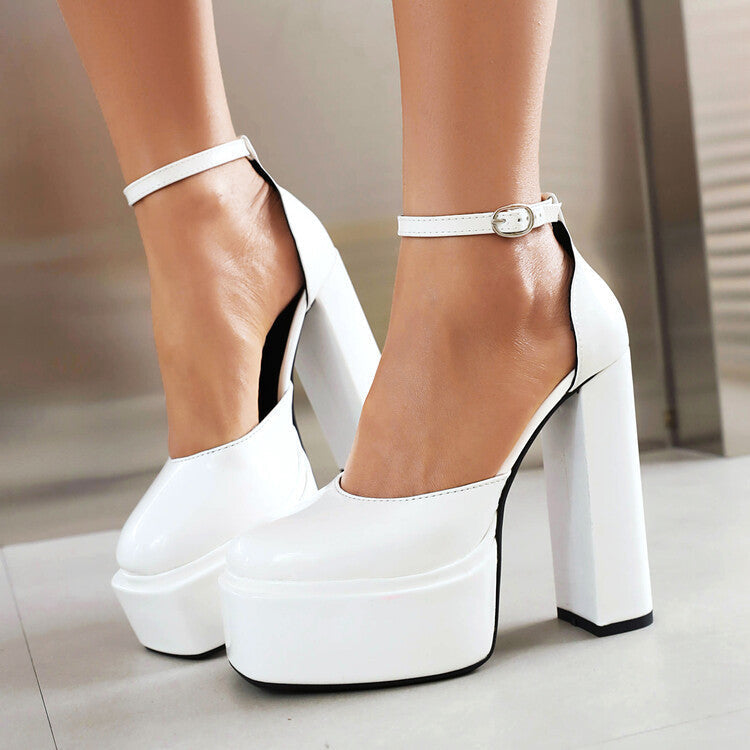 Graceful Orthopedic Sandals for Modern Look