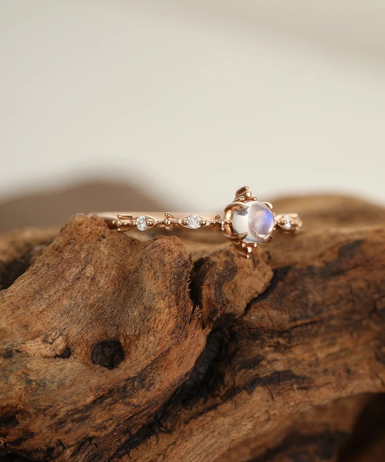 Classic Gold Ring with Timeless Appeal