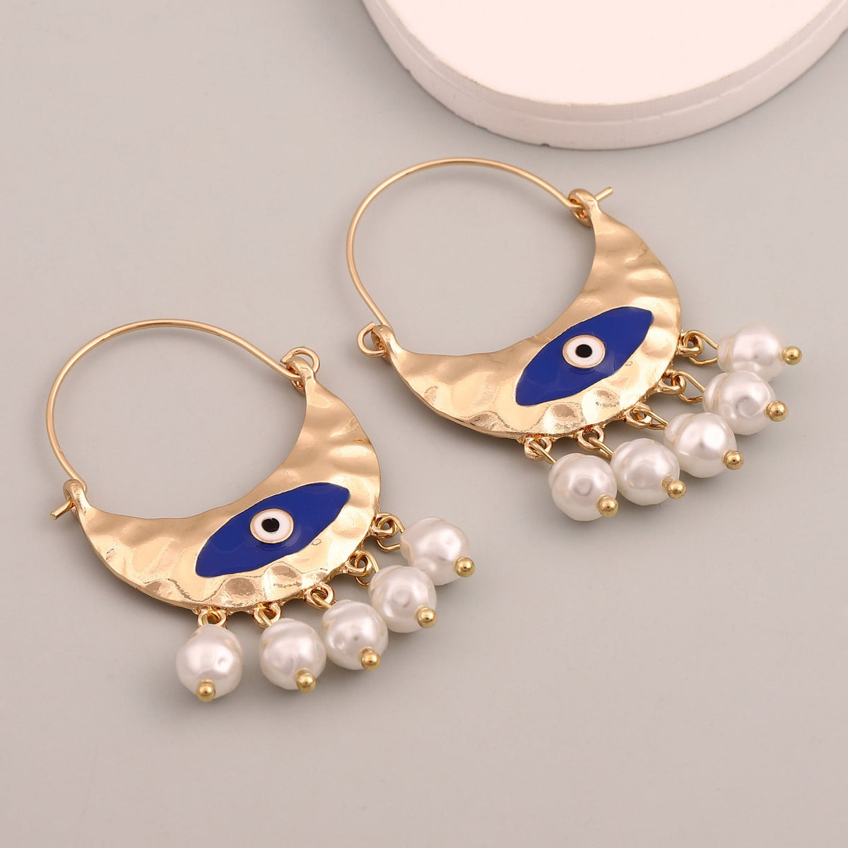 Classic Pearl Earring with Timeless Appeal