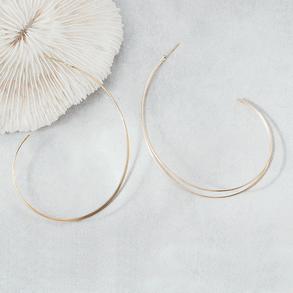 Romantic Gold Earring for Special Moments