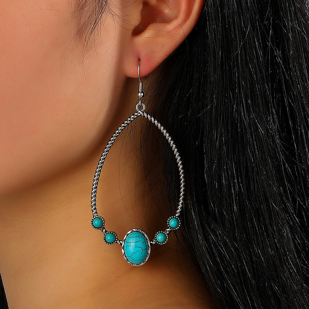 Charming Earring for Any Occasion
