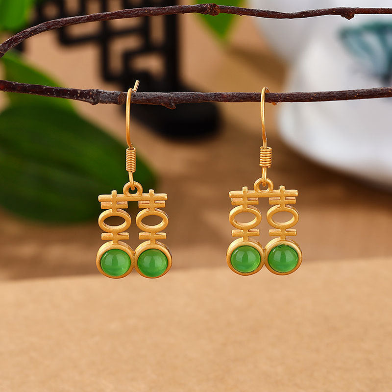 Classic Gold Earring with Timeless Appeal