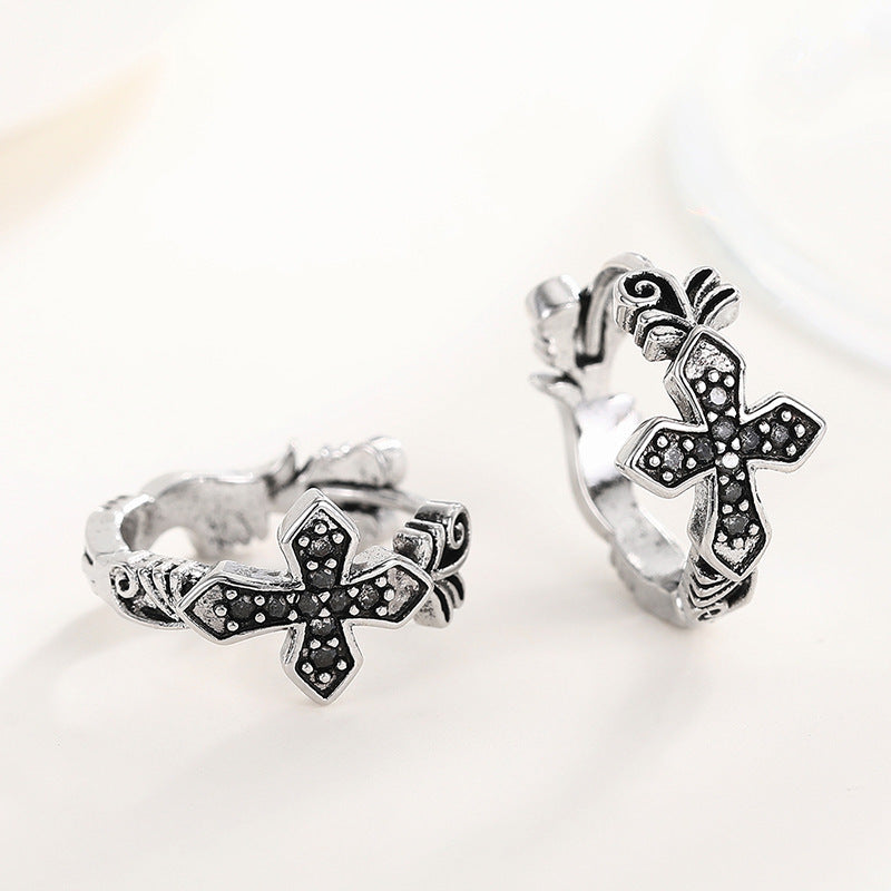 Charming Silver Earring for Any Occasion
