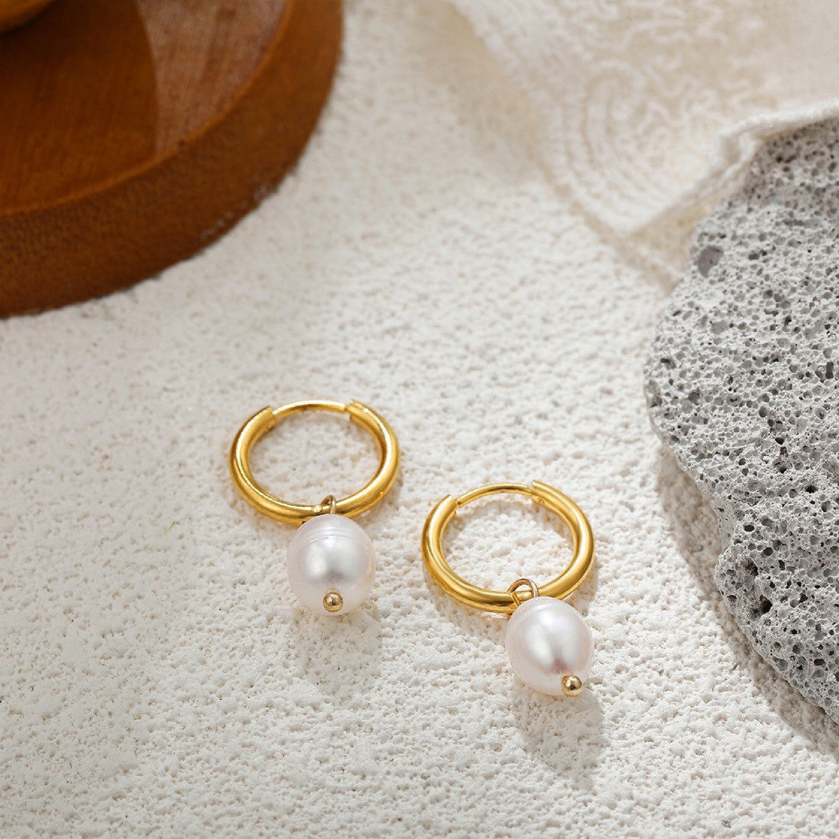 Beautiful Gold Earring with Unique Style