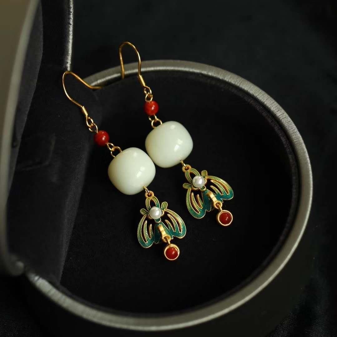 Vintage Handmade Gold Earring