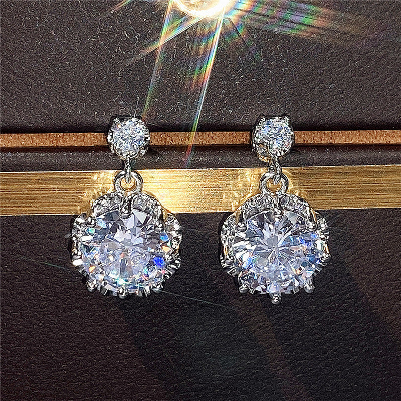 Charming Earring for Any Occasion