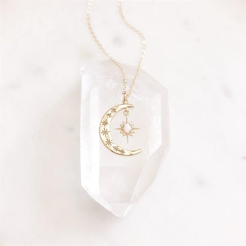 Beautiful Gold Necklace with Unique Style