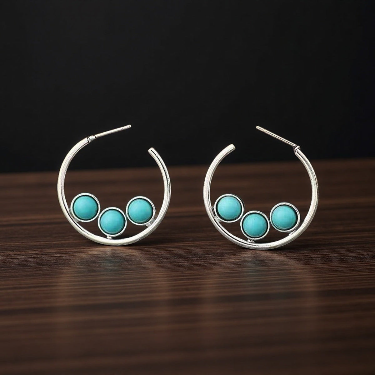 Charming Earring for Any Occasion
