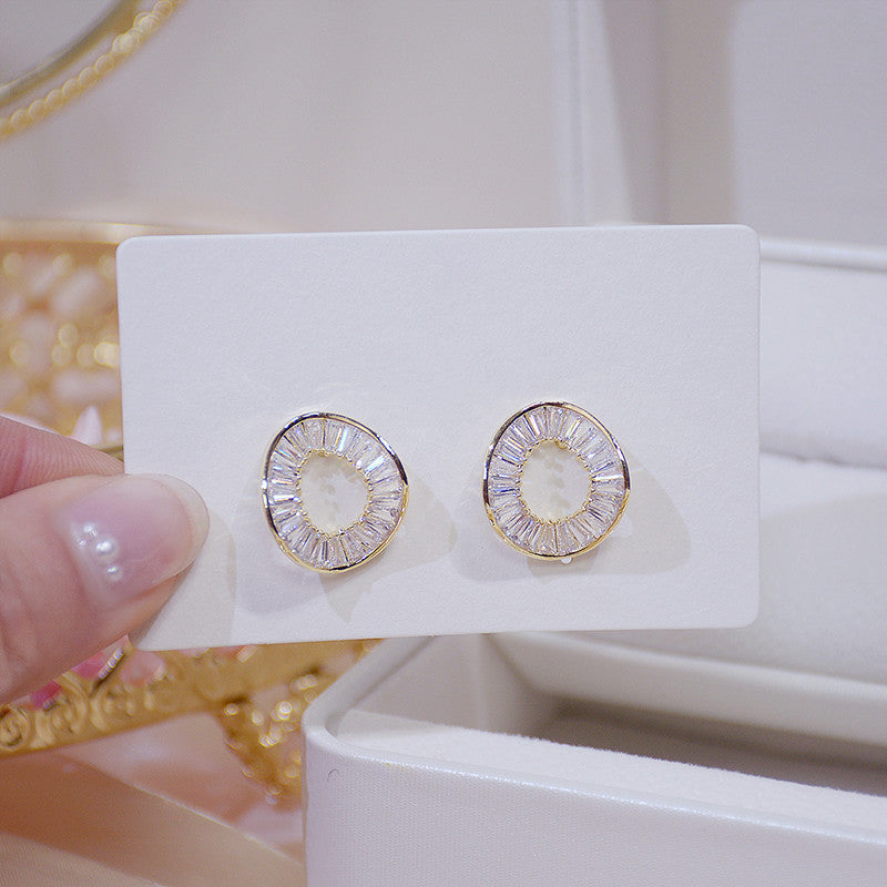 Classic Earring with Timeless Appeal