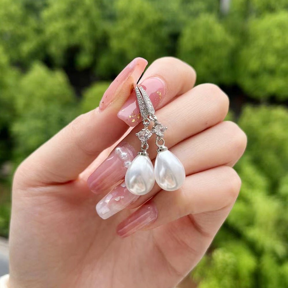 Romantic Pearl Earring for Special Moments