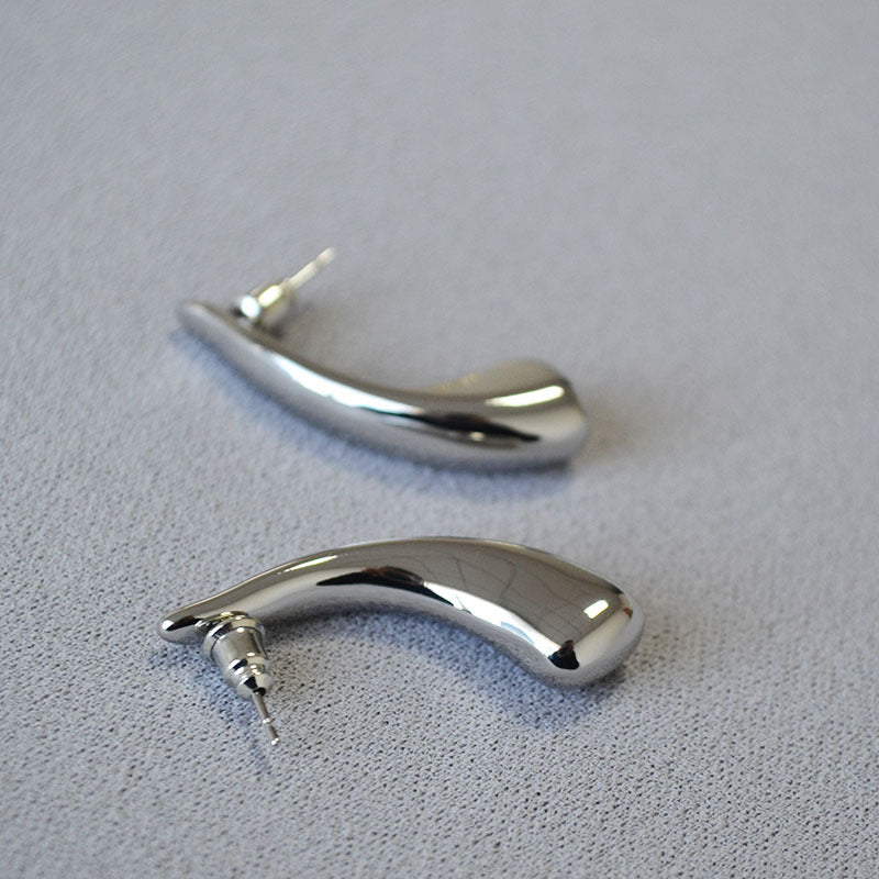 Charming Gold Earring for Any Occasion