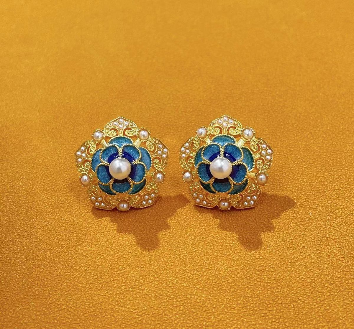 Vintage Handmade Gold Earring