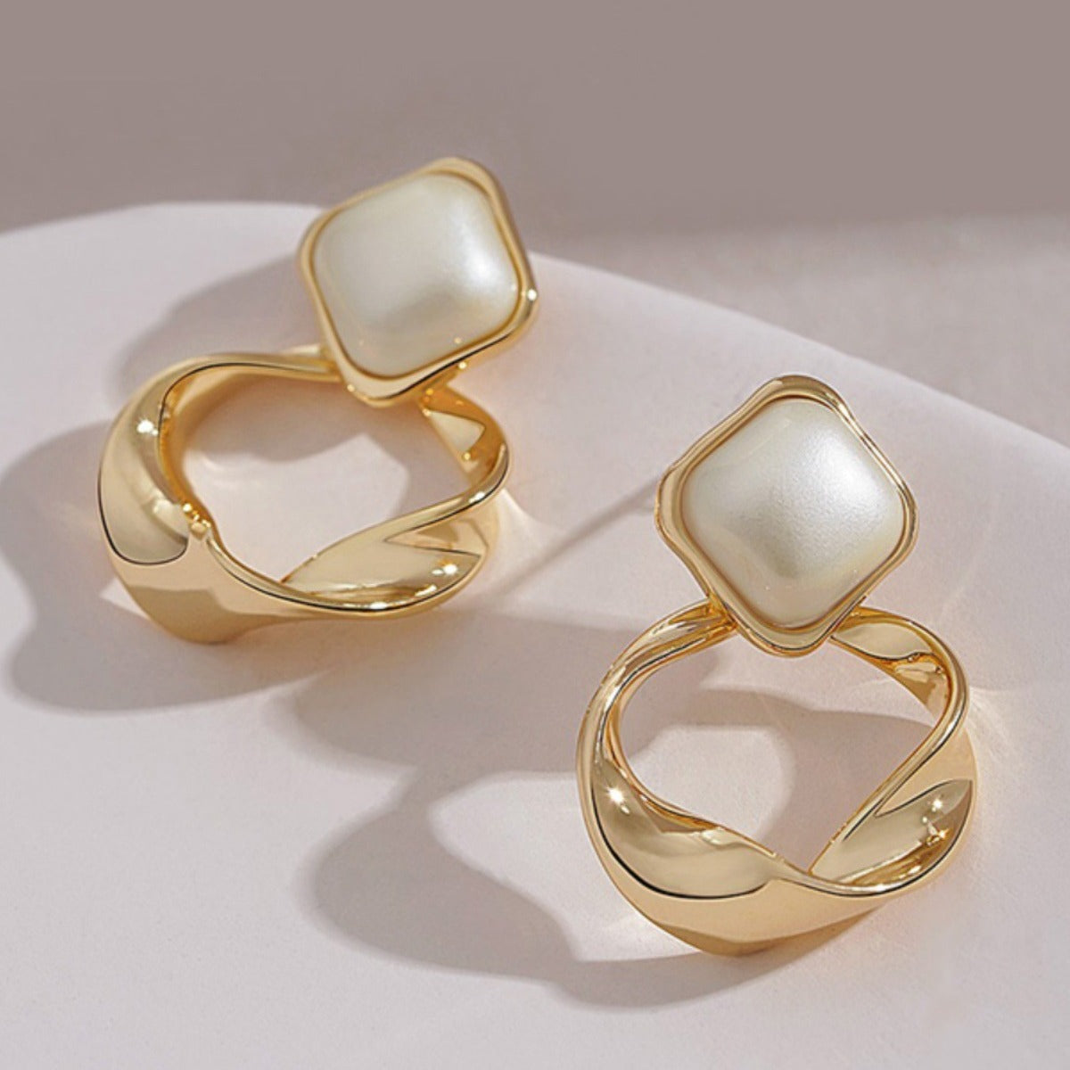 Charming Earring for Any Occasion