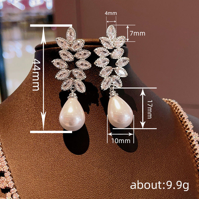 Beautiful Pearl Earring with Unique Style