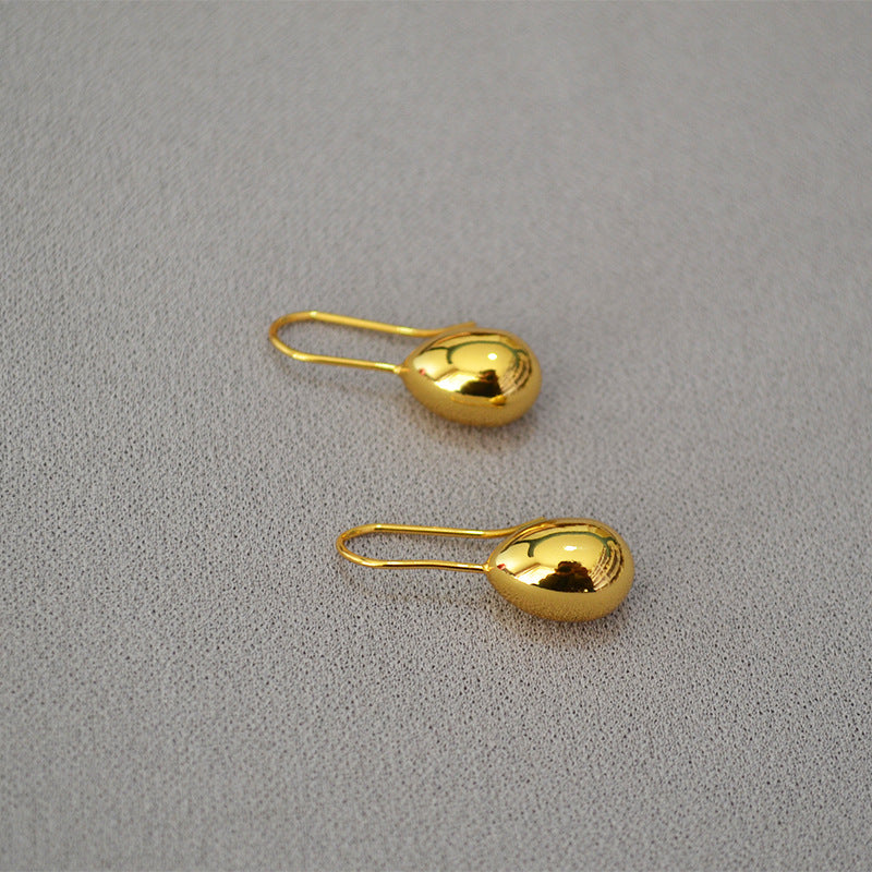 Romantic Gold Earring for Special Moments
