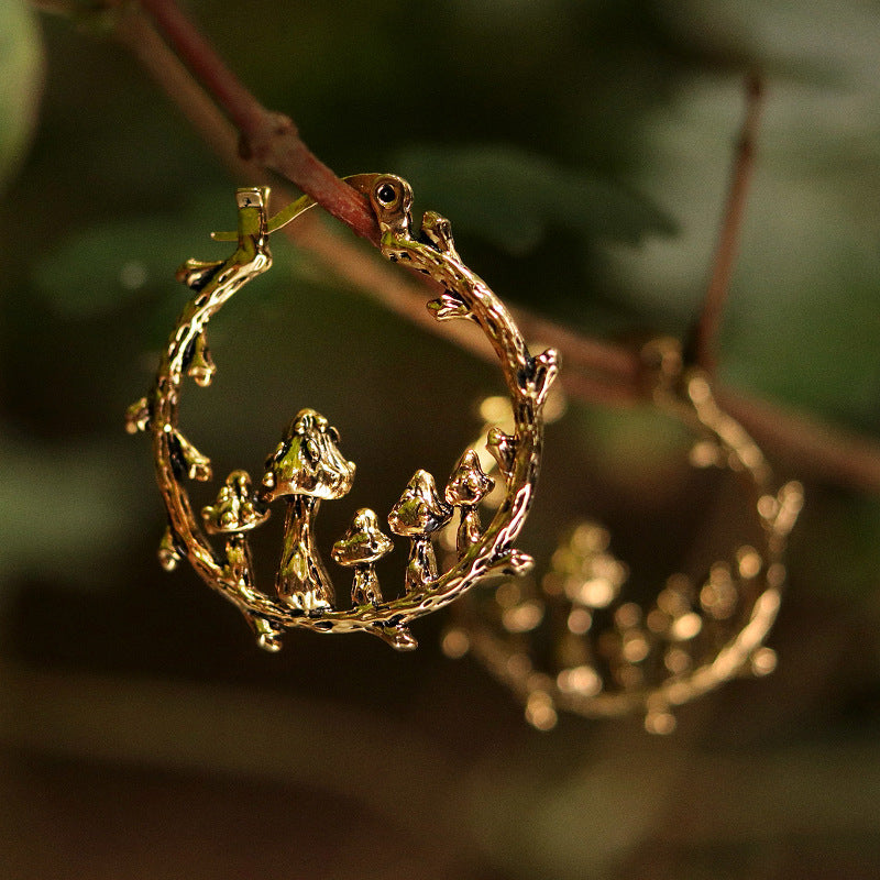 Vintage Handmade Gold Earring