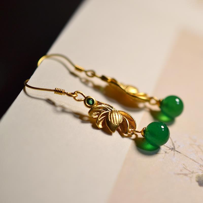 Romantic Gold Earring for Special Moments