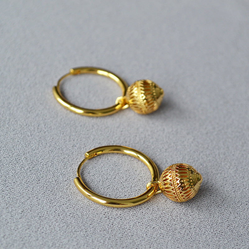 Charming Gold Earring for Any Occasion