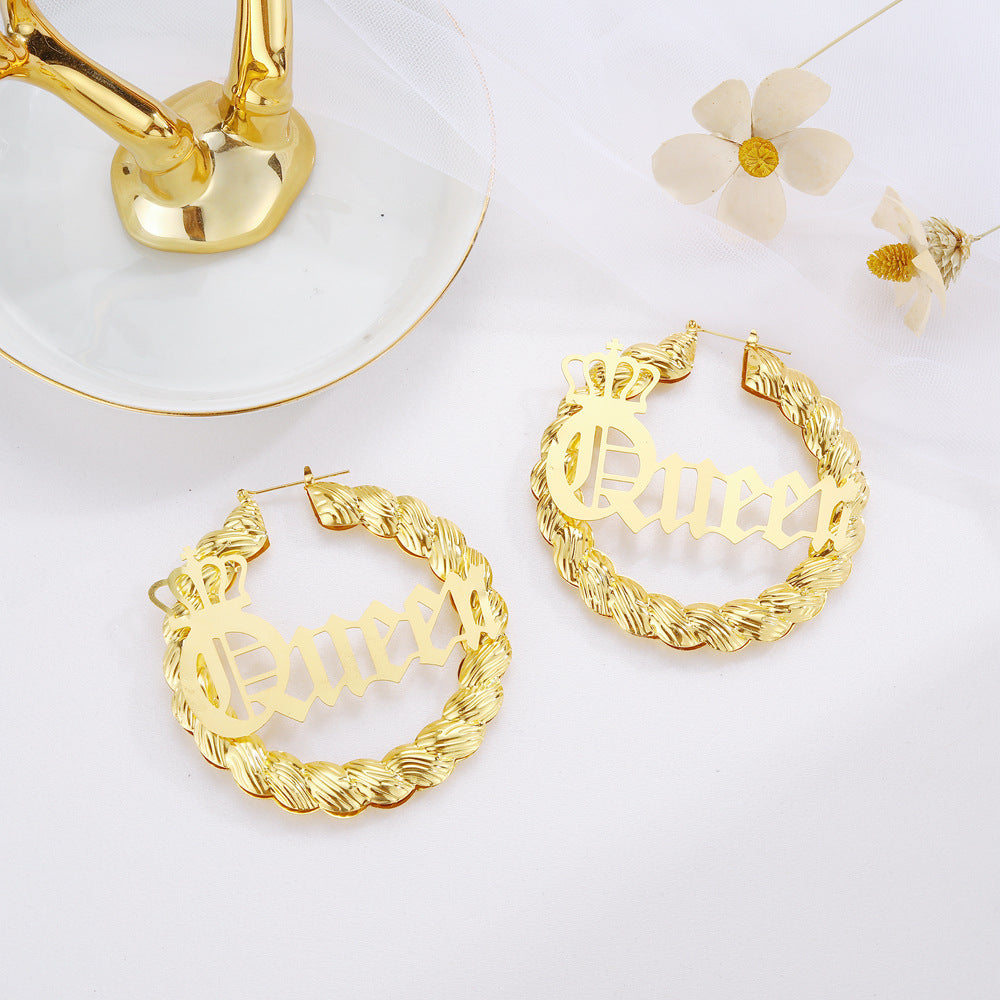 Charming Gold Earring for Any Occasion