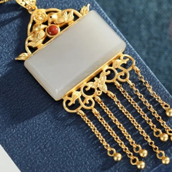 Beautiful Silver Necklace with Unique Style