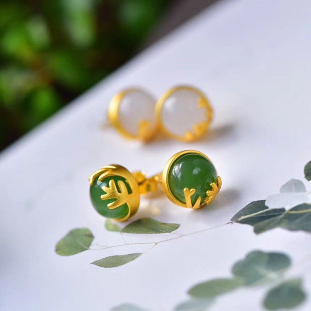 Beautiful Gold Earring with Unique Style