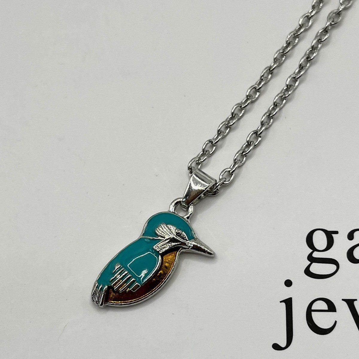 Charming Silver Necklace for Any Occasion
