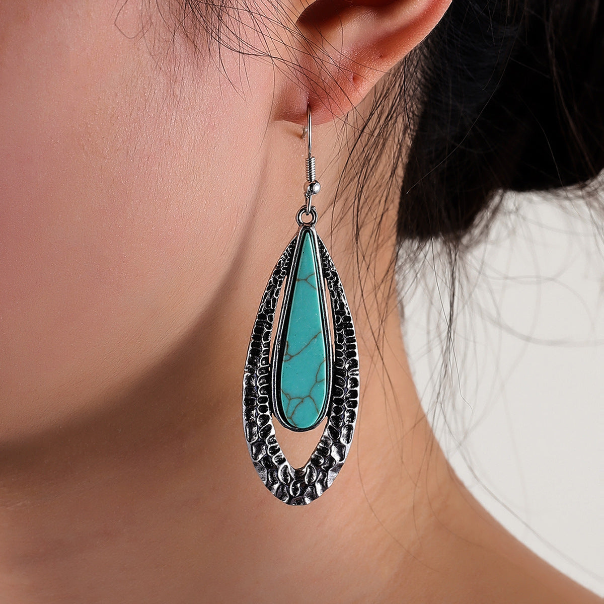 Charming Earring for Any Occasion