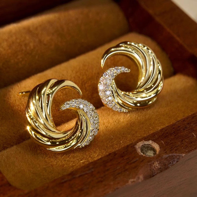 Charming Earring for Any Occasion