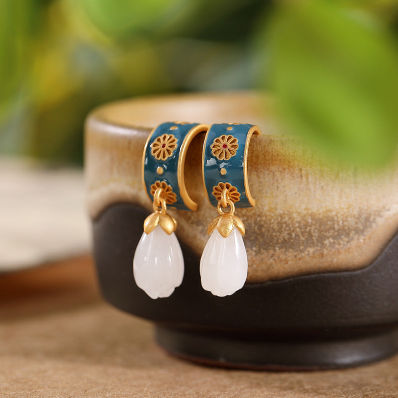 Classic Earring with Timeless Appeal