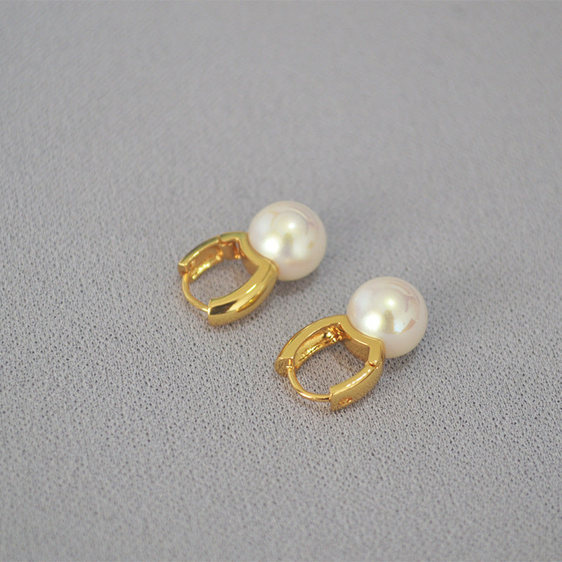 Beautiful Gold Earring with Unique Style