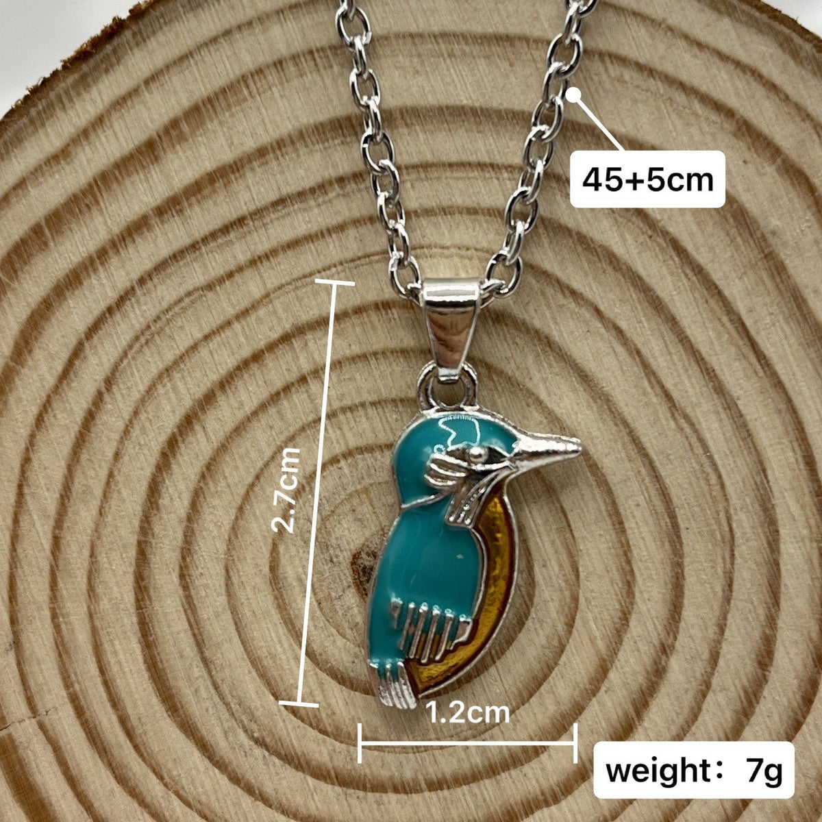 Charming Silver Necklace for Any Occasion