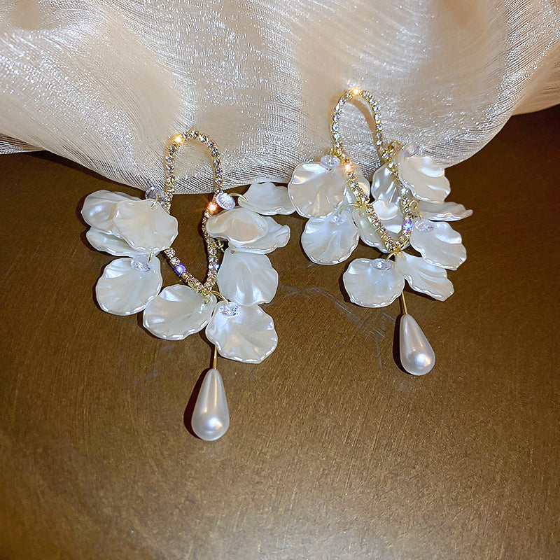 Romantic Pearl Earring for Special Moments