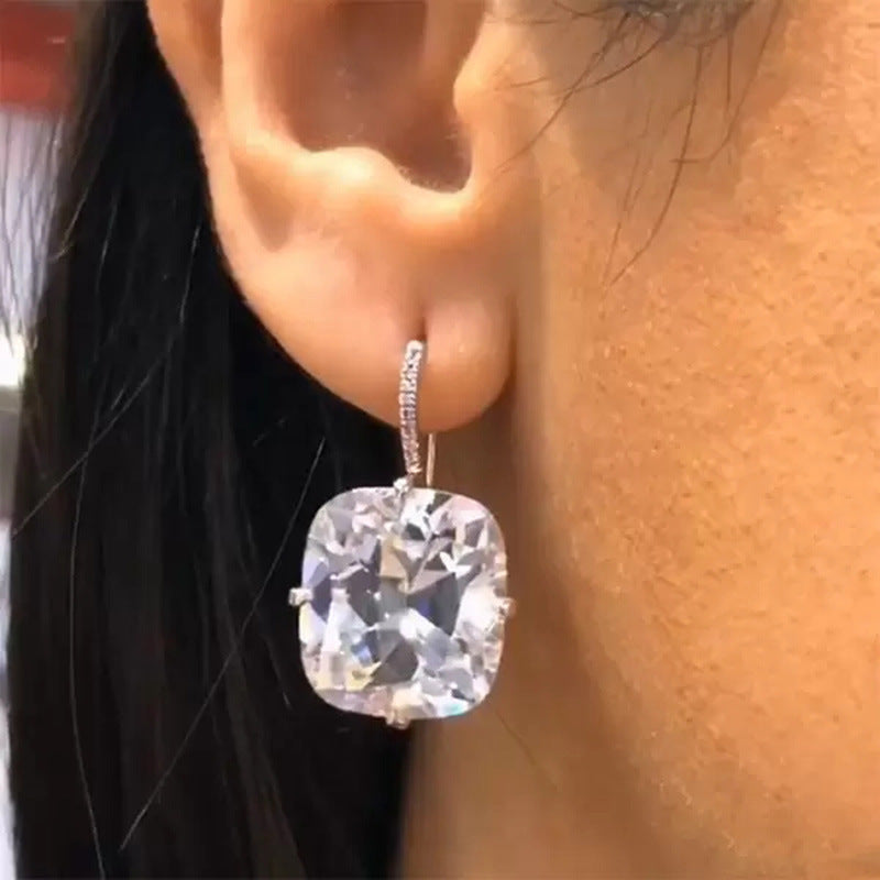 Elegant Earring for Every Occasion