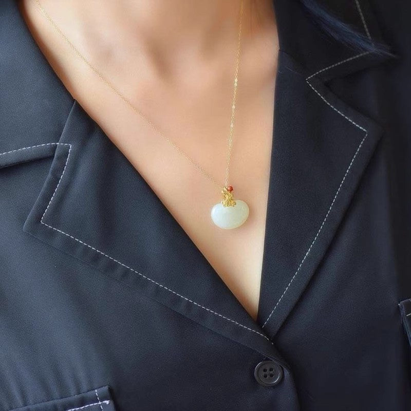 Stunning Gold Necklace for Daily Wear