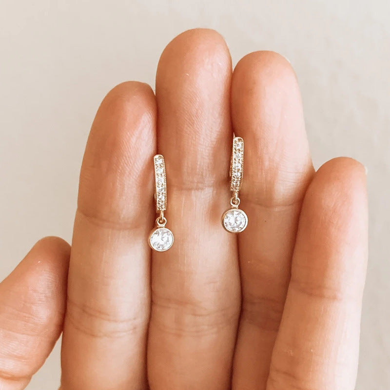 Romantic Gold Earring for Special Moments