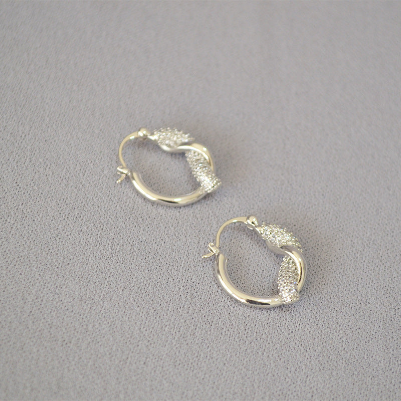 Classic Gold Earring with Timeless Appeal