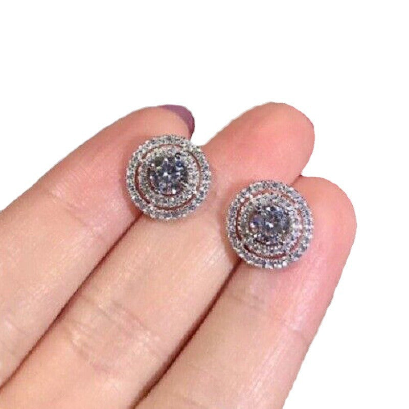 Charming Earring for Any Occasion
