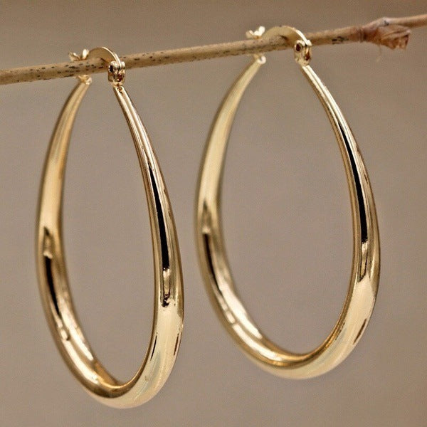 Classic Silver Earring with Timeless Appeal