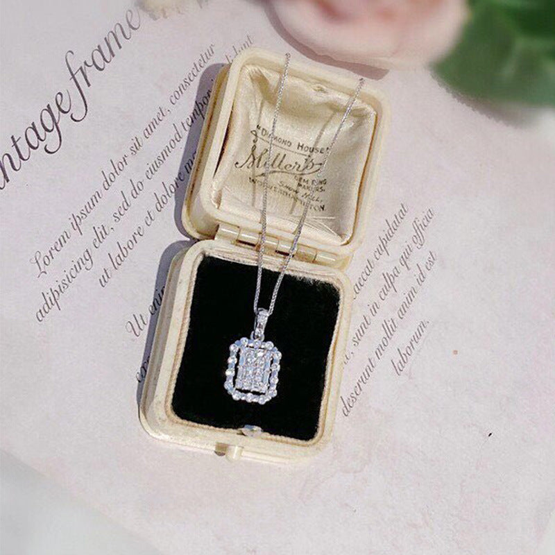 Stunning Necklace for Daily Wear