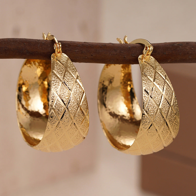 Charming Piece for Any Occasion