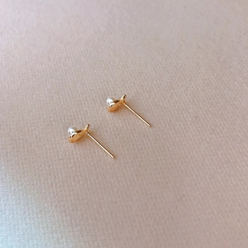 Beautiful Pearl Earring with Unique Style