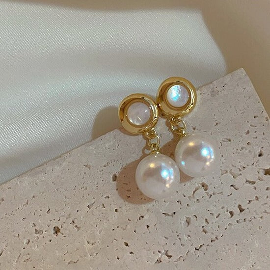 Classic Pearl Earring with Timeless Appeal