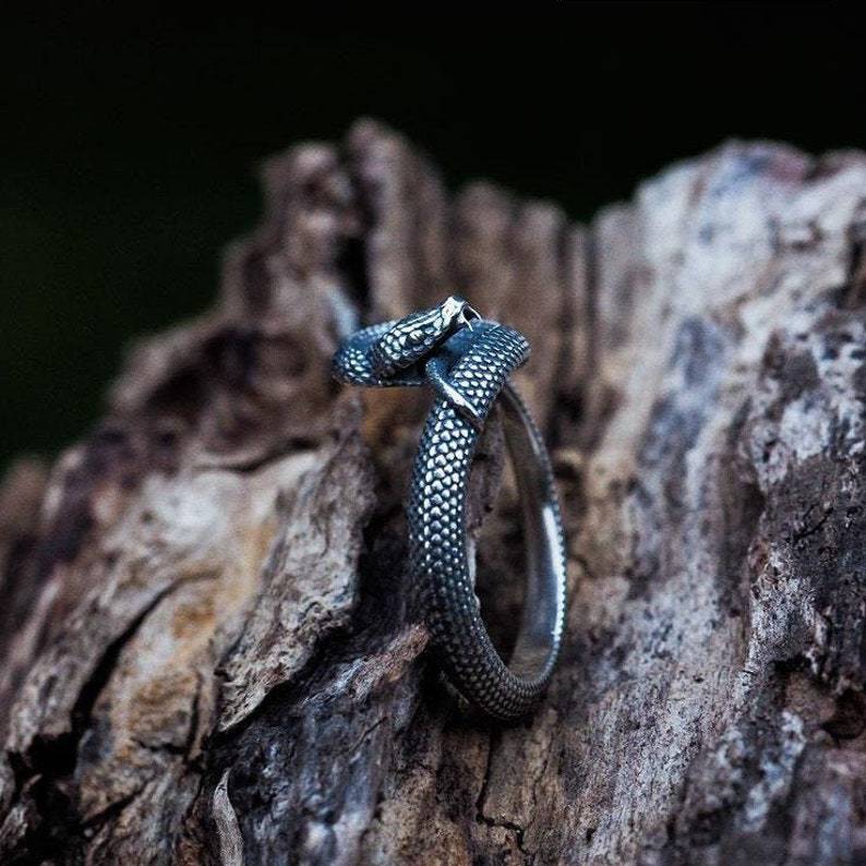 Stunning Silver Ring for Daily Wear