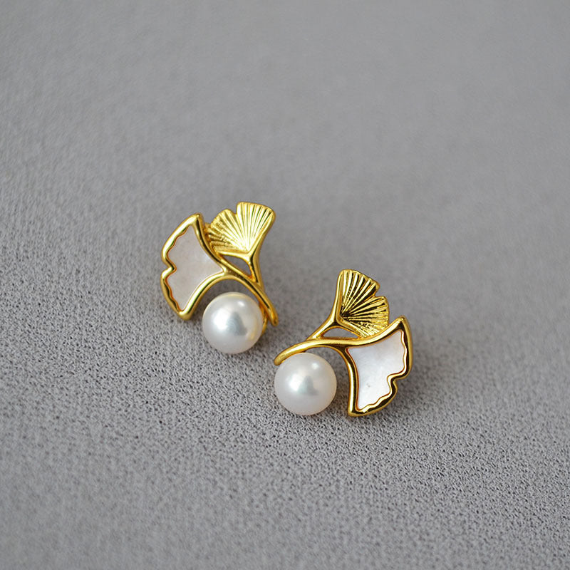 Elegant Gold Earring for Every Occasion