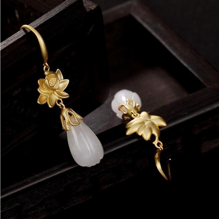Romantic Gold Earring for Special Moments