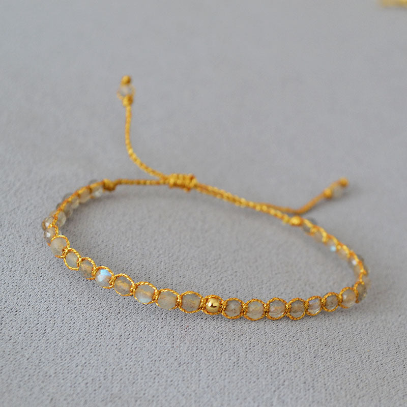 Classic Gold Bracelet with Timeless Appeal