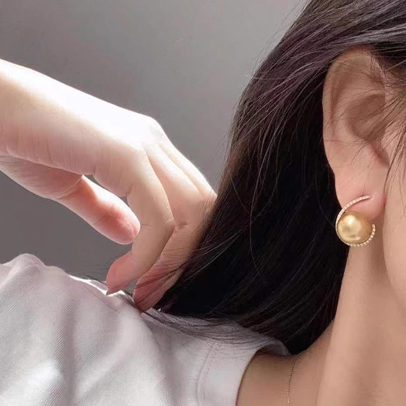 Stunning Pearl Earring for Daily Wear