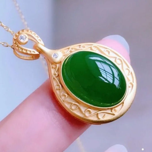 Romantic Gold Necklace for Special Moments