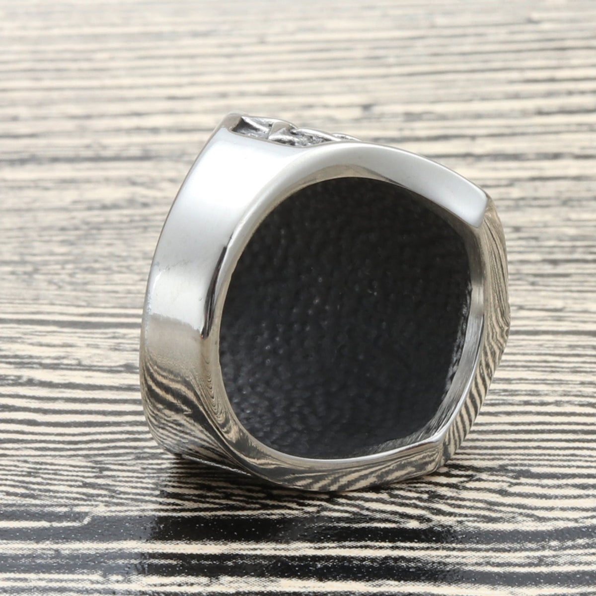 Classic Ring with Timeless Appeal